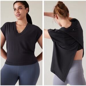 NWT Athleta Essence Away From Body Tee-Black-Size Small Open‎ Back or Twist Lulu